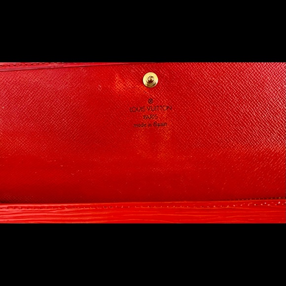 Red Louis Vuitton wallet - Picture 2 of 4